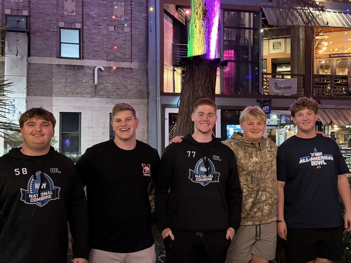 CooperClark77's tweet photo. Great camp at the @AABonNBC  national combine. The Mustang offense line was invited and it was great opportunity to show out and compete. 

@CoachLeeBlank 
@robert4man 
@Bdrumm_Rivals 
@1BroncoFootball
@coachmac_
@ChandlerRhodes
@doranj17 @CoachDeas @RecruitMustang 
#WinToday https://t.co/aShCY2SwpS