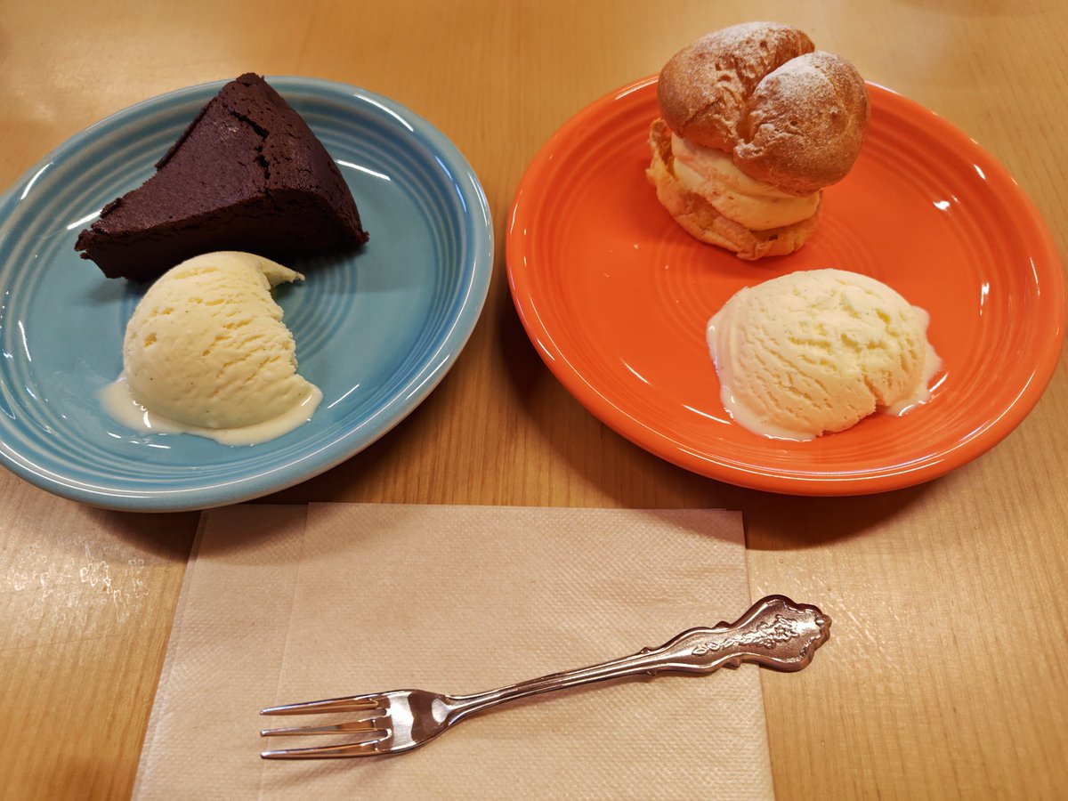 CON20210068's tweet photo. 凪さんにて～✨✨
初、デザート食べに来ました🎶
雰囲気良くて美味しそう🤤
アイス溶けちゃうので食べま～す❣️ https://t.co/h3jO82nibL