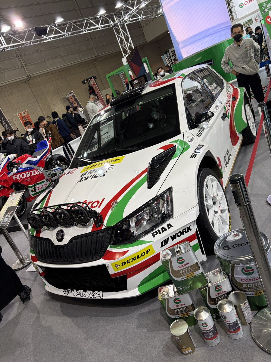 RX7FD3S4's tweet photo. オートサロン！カストロール！シュコダ！
 #castrol https://t.co/3Oy0mfbnxO