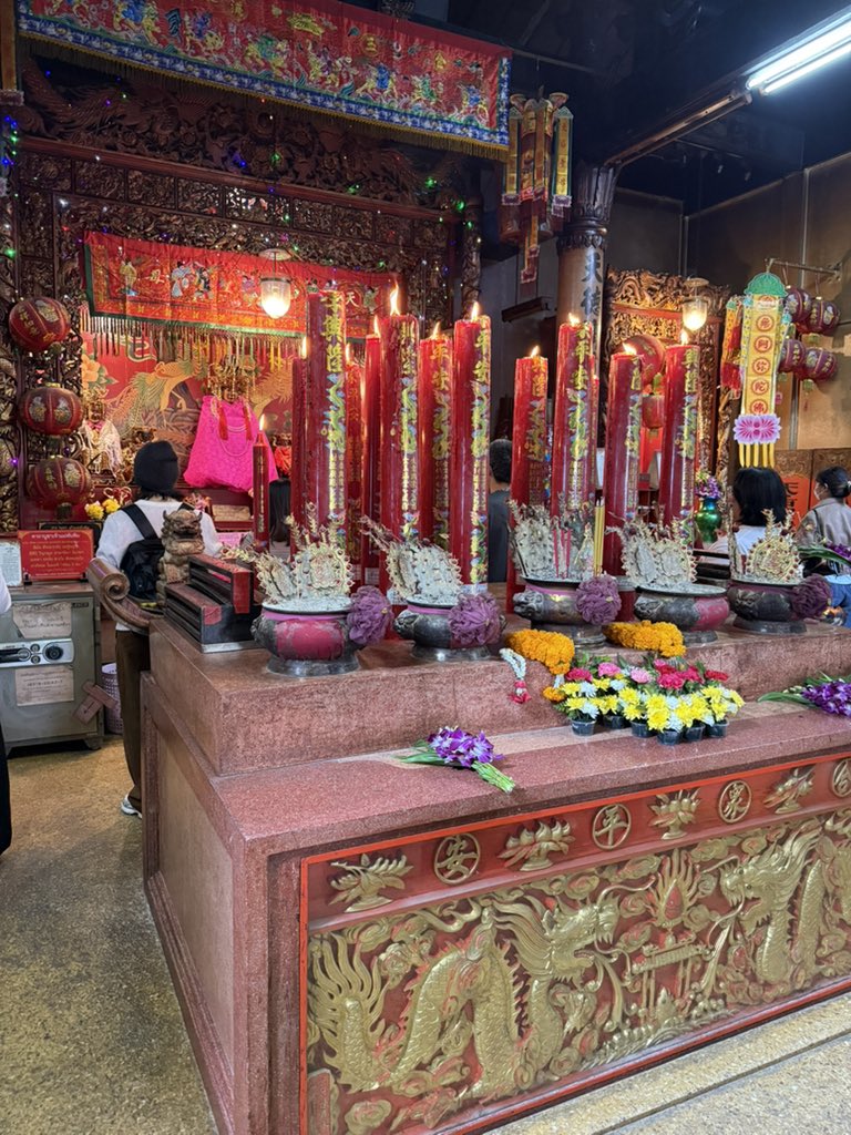 reno____o's tweet image. ไปมาล่าสุด ไม่มีฟุตบาทให้เดินแล้ว ศาลเจ้าแม่ทับทิม ถ้าเดินจากตลาดสามย่าน ต้องเดินข้ามถนนไปก่อน 😔 ถึงหน้าศาลค่อยข้ามถนนกลับมาอีกที