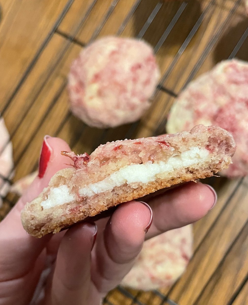 cowboybecsbop's tweet photo. cheesecake filled strawberry jam cookies i made tonight and have a huge boner for https://t.co/WNBq9E1CLj
