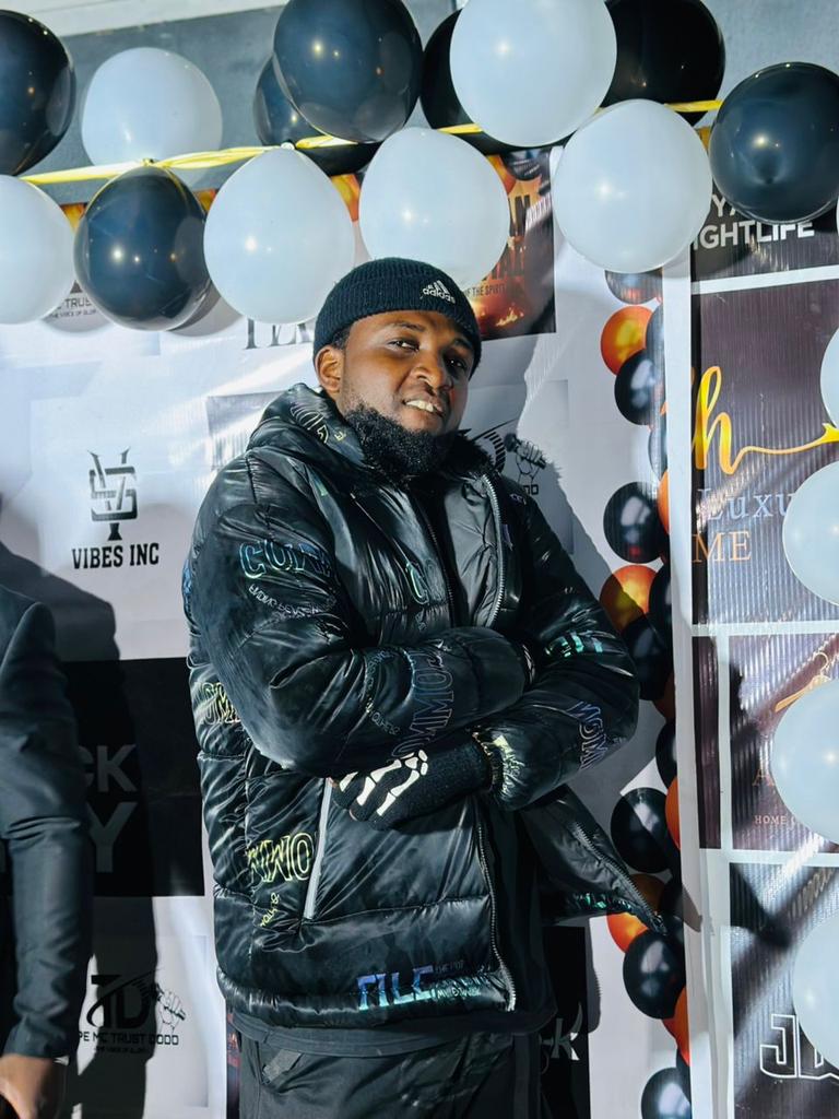 10 Years of Consistency and Handwork.. <a href="/deejayneptune/">DJ Neptune #GreatnessIV</a> A Trial would do the magic..  
    Make my people no conclude say I be failure.  Biko <a href="/deejayneptune/">DJ Neptune #GreatnessIV</a> Reason me Pls