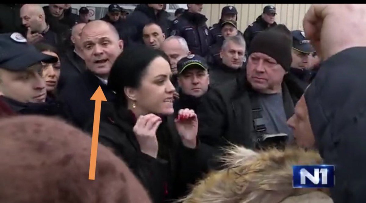 EPS NAPRAVIO ŠTETU

U MAJDANPEKU I VALJEVU I OKOLINI PRILIKOM PONOVNOG UKLJUČENJA STRUJE VEĆINI DOMAĆINSTAVA SU POCRKALI KUĆNI APARATI 

U VEĆINI KUĆA POCRKALI SU FRIŽIDERI,ZAMRZIVAĆI,TV i i OSTALI KUĆNI APARATI JER JE EPS UKLJUČIO POGREŠAN NAPON

EPS JE ZAKONSKI DUŽAN DA IZADJE