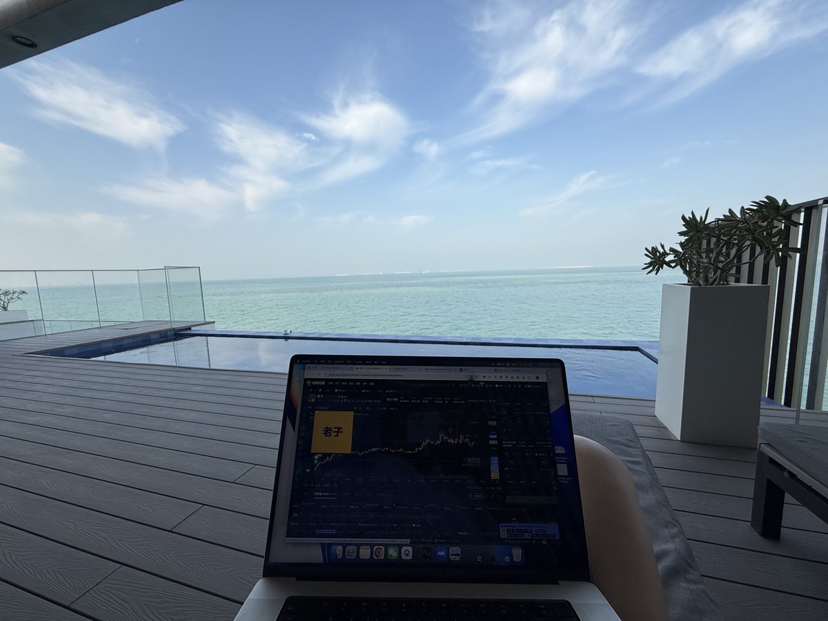 niuniu255431's tweet photo. 我踏马来了......

第一阶段交易所二级走完，抽流动性，大号锁了一点点流动性，但是小号又多亏了10wU
第二阶段现在属于大家简单晒盈利，但是都不大，几千几万的晒，上10wU的很少，应该还没到顶峰，还是有很多人没入场。
我感觉很混乱，但这次明显双圣带了Bnb基金来造势，不知道持续时间的长短，但是我个人觉得吃不到太大的，还是得看二级是否有大反弹聪明钱资金溢出。

有朋友这次大饼反弹被套了，几个朋友看的多，我看的还是空，因为当大家晒单都在晒几千几万的时候，明显是市场没钱了，车头也没钱了。
什么时候走，保住胜利果实？
市场很混沌，我没见过，继续观察。
