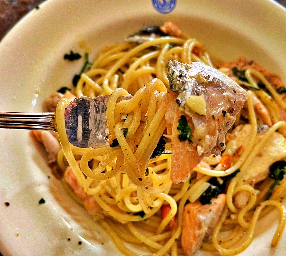 sam3636's tweet photo. ゴロゴロサーモンのスパゲットーニ食べ応えある太麺に旨みたっぷり。美味しいランチでした。
#スパゲットーニ #サーモンパスタ #ランチ #自家製 #パスタ Chunky salmon spaghettoni. Hearty thick pasta, packed with flavor. A truly delicious lunch.
#spaghettoni #salmonpasta #lunch #homemade https://t.co/9ErFljG4kH