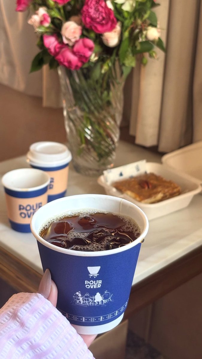 "صباح الخير ثم :
 جاهدوا في صُنع أيام
 مليئة بالرحابة وسعة الخاطر".🩵☕️
.
.
#صباح_الخير  ⛅️☂️