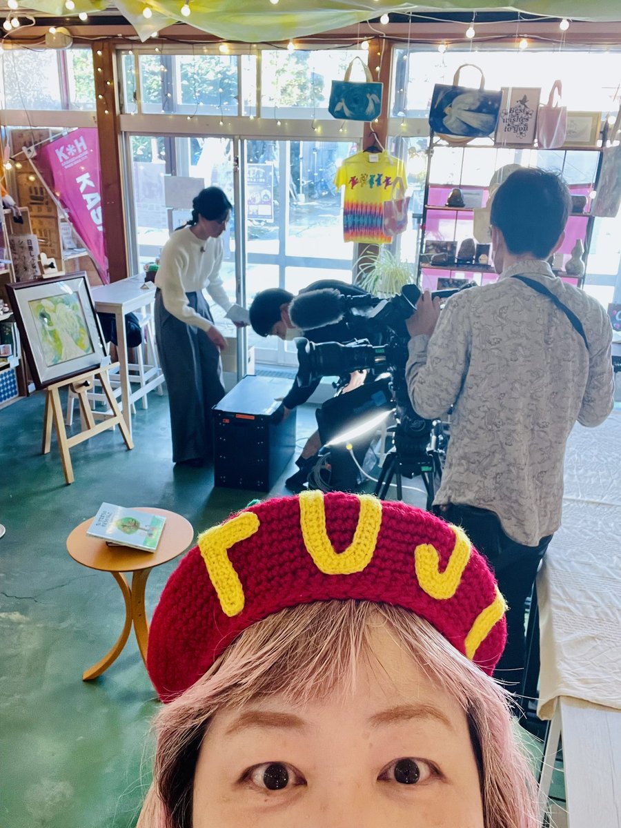 KASACO2010's tweet image. 《情報解禁！》
NHKテレビにて放送決定！
2026年1月23日(金)
18時10分〜19時
NHK『あっぷるワイド』にて！

藤崎の絵本(絵と文:かさこ)
ちいさなまちのきぼうのりんご
〜ふじのものがたり〜

取材して頂き、放送されます！
是非ぜひご覧下さい！

※臨時ニュース等あった場合は
延期になる場合も有り