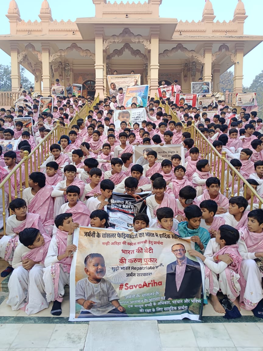 tv9gujarati's tweet photo. Ahmedabad: Over 1,000 Children Appeal for Baby Ariha’s Repatriation Ahead of German Chancellor’s Visit.
#Ahmedabad #BreakingNews #BabyAriha #IndiaGermany #TV9Gujarati https://t.co/NAdAnCu2e7
