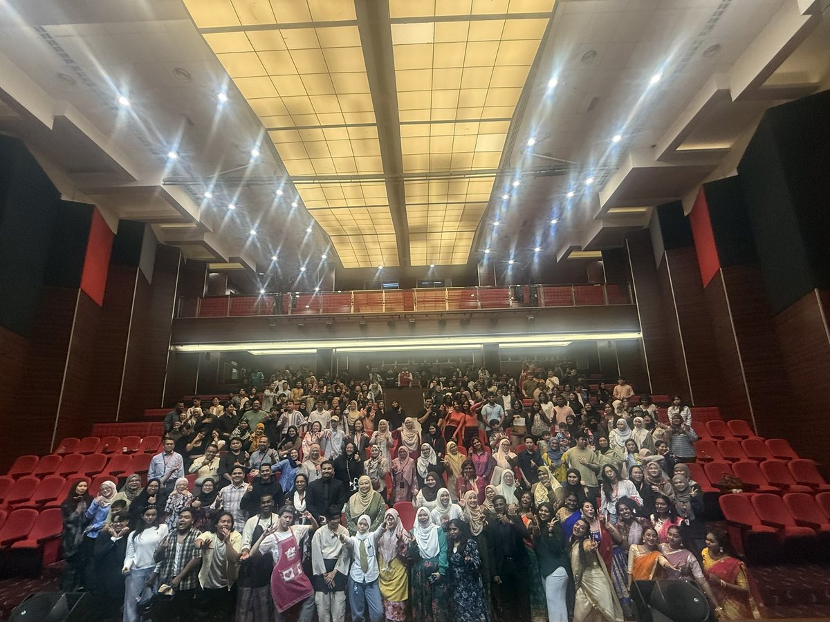 MsumalaysiaS's tweet photo. Big shoutout to the #SESS Theatre in TESL &amp; Theatre Appreciation classes for an amazing “Kaya and Toast” last night! So fun, energetic, and a joy to watch. Huge thanks to everyone who came out to support the show!

#SESS #MSU #BTESL #BELS https://t.co/sqxDWs3jUO