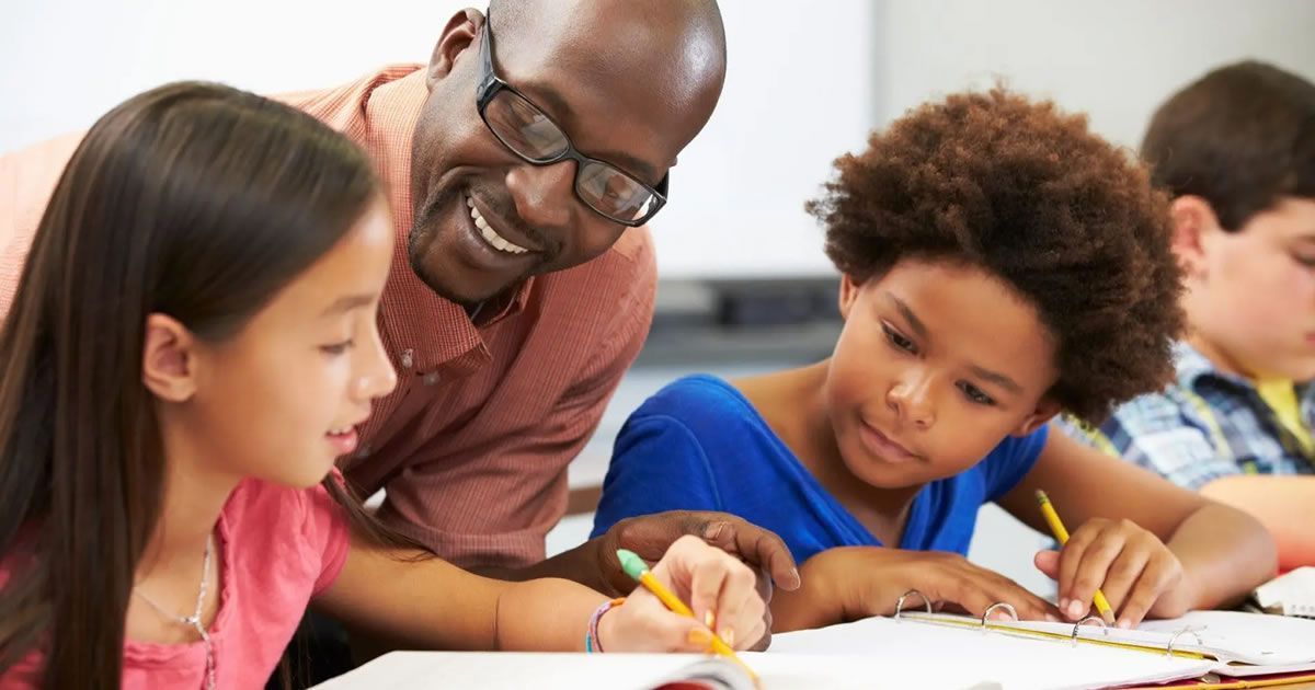 Great article for ESL kids teachers!🤩 
Top 10 ESL kids lesson plan routines for 8s and over 
What are some tips and suggestions for regular items to add to your lessons for 8s and over? 

eslkidstuff.com/teachers-knowl…