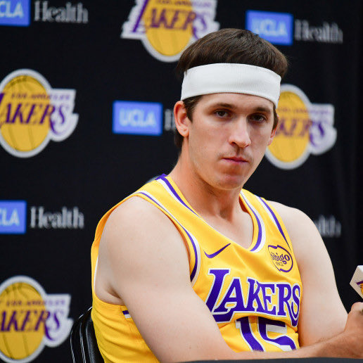 Lakers Lead tweet media