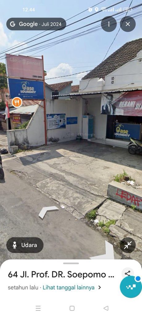 merapi_uncover's tweet photo. Dtggu itikad baiknya, bagi yang mengambil baterai swap di daerah Janturan Warungboto Yogyakarta depan toko Oase Laundry, tolong di kembalikan!!!. 
Ada 3 baterai hilang pada jam 11.37, 11.38 dan 11.40.
Jika tidak dikembalikan rekaman cctv kami share si medsos!!! 
Tolong segera di Kembalikan 3 BATRAU SWAP 

( nisa_elmafaza )