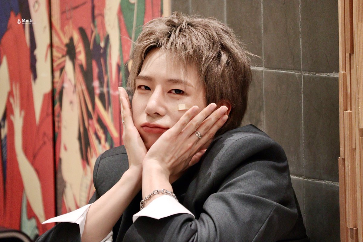 Mmtr925's tweet photo. 251229 2부
　
#디그니티 #DIGNITY #루크 #LUKE #I_Luke_you @DGNT_Official https://t.co/2uGIiG7Ypc