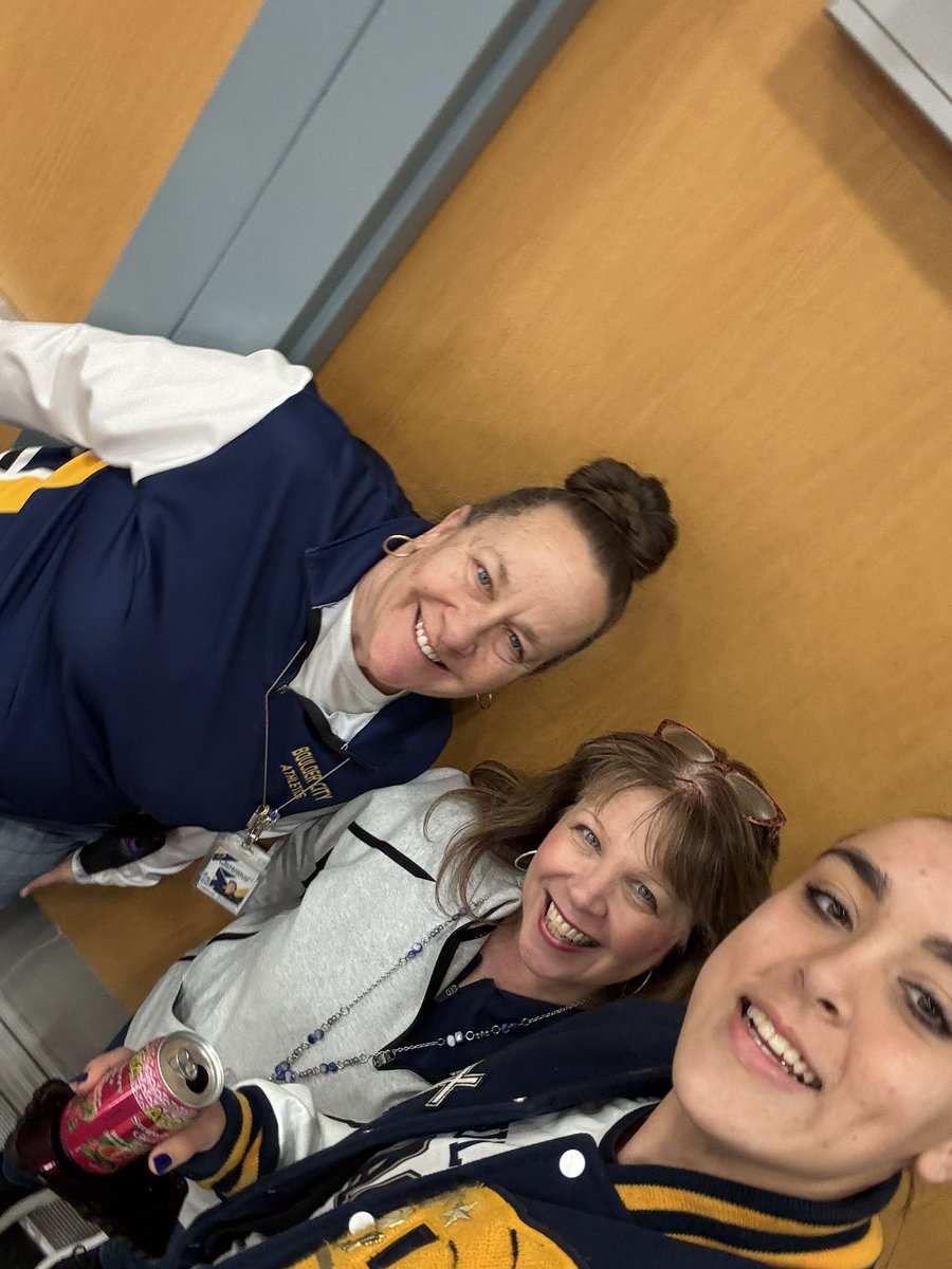 Game Selfies!  #bchs41 #selfiesinschool