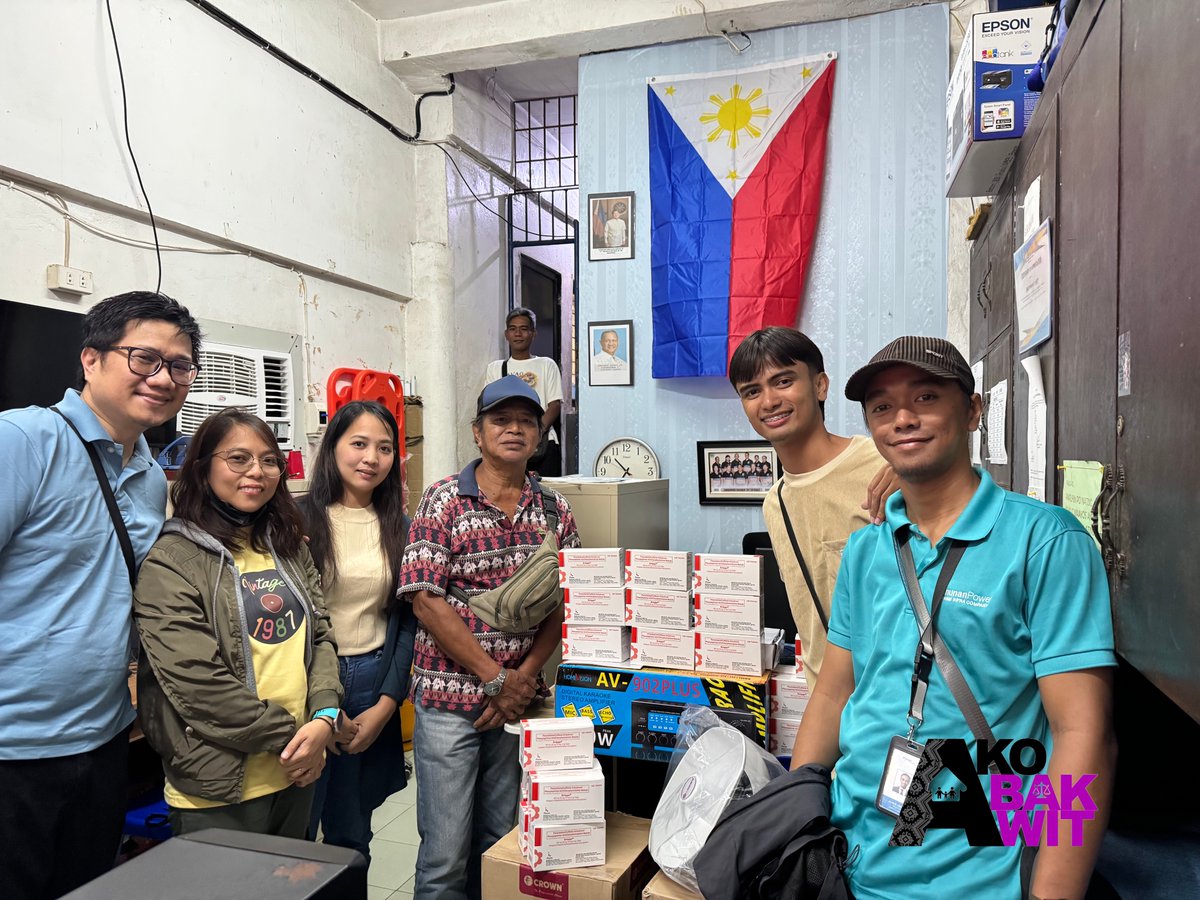 Dahil uso ang ubot at sipon, namahagi tayo ng mga gamot sa mga piling barangay health centers. Maraming salamat sa Kusum Healthcare at sa kanilang VP na si Ms. Cecilia Jucaban.

#AkoBakwit #IDPs #bakwit #kusum