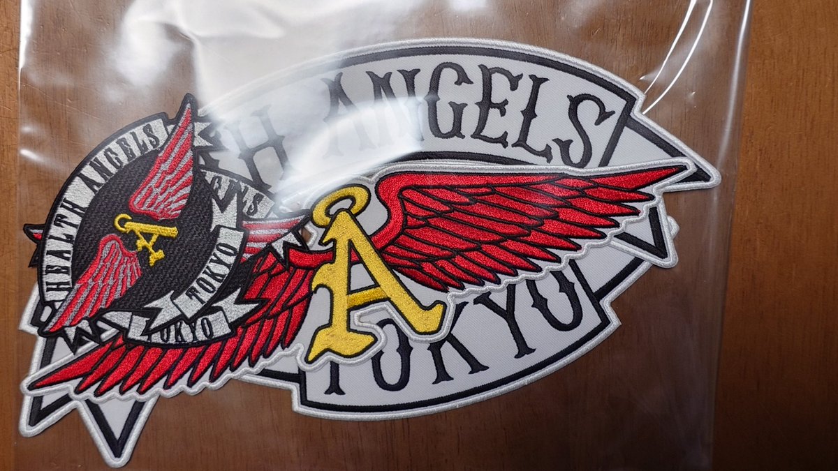 healthange_matt's tweet photo. 年末にMCに属したいと申し入れをしてきたバイク仲間がいる。
彼用のパッチが届いた
ようこそ、こちらの世界に…
今年は今まで以上に共に旅しよう😏
#MC
#カラーズ
#カンバン
#パッチ
#HEALTHANGELS
#ヘルスエンジェルス
#健康天使 https://t.co/HOTHT2dgK9