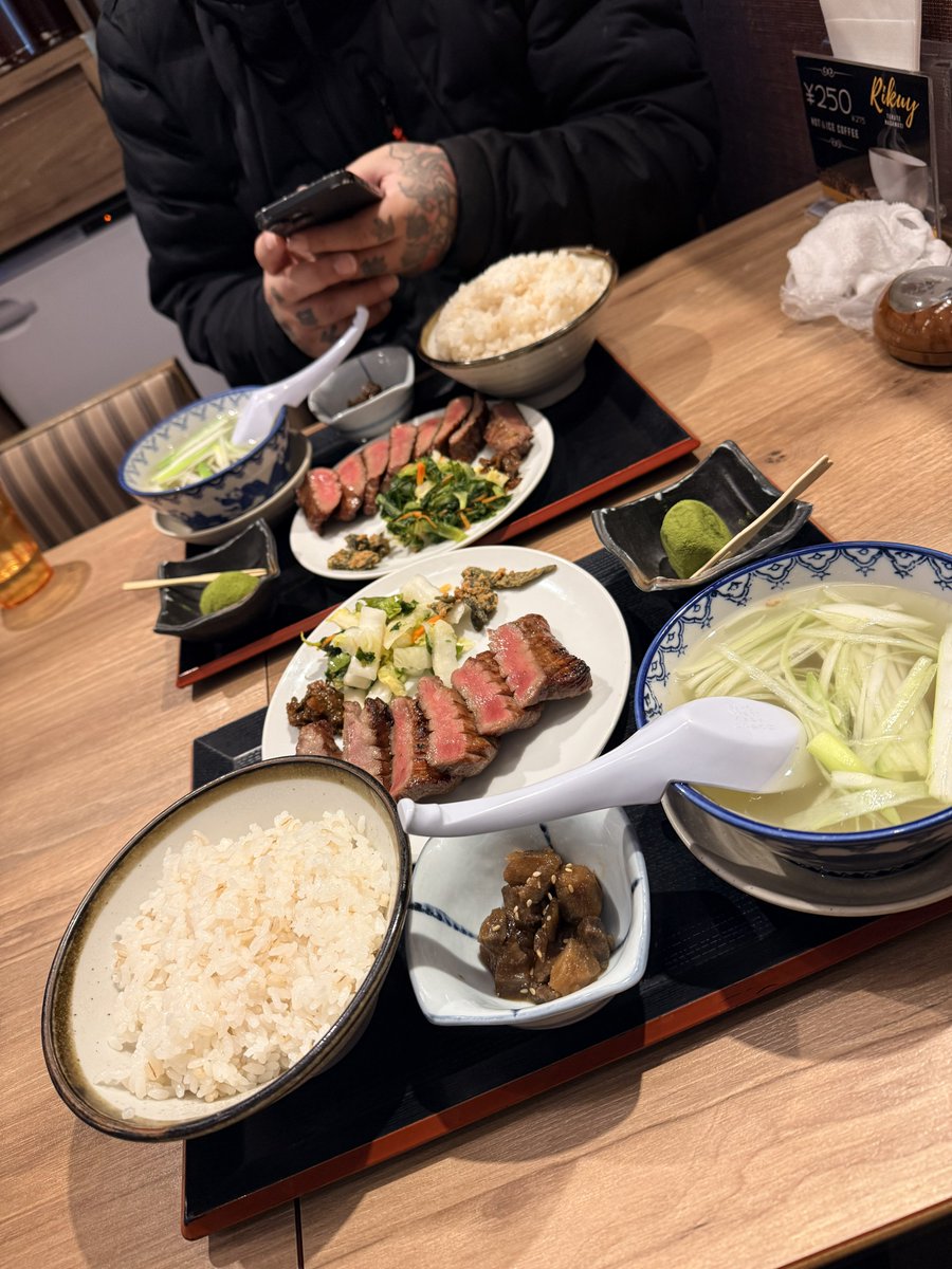 nabo66warine's tweet photo. 三連休は修羅さんと過ごします笑
なあぼうさんが言っていたので、本当に修羅さんはゲ〇なのか！？真実を確かめてみようと思います。（生還出来たらいいな…）

まずは仙台の牛タン極🐮
3日間お世話になります！
よろしくお願いいたします!!🙇🏻‍♂️

@hcZkxpyT9X6nBRq https://t.co/AuOuI8urhE