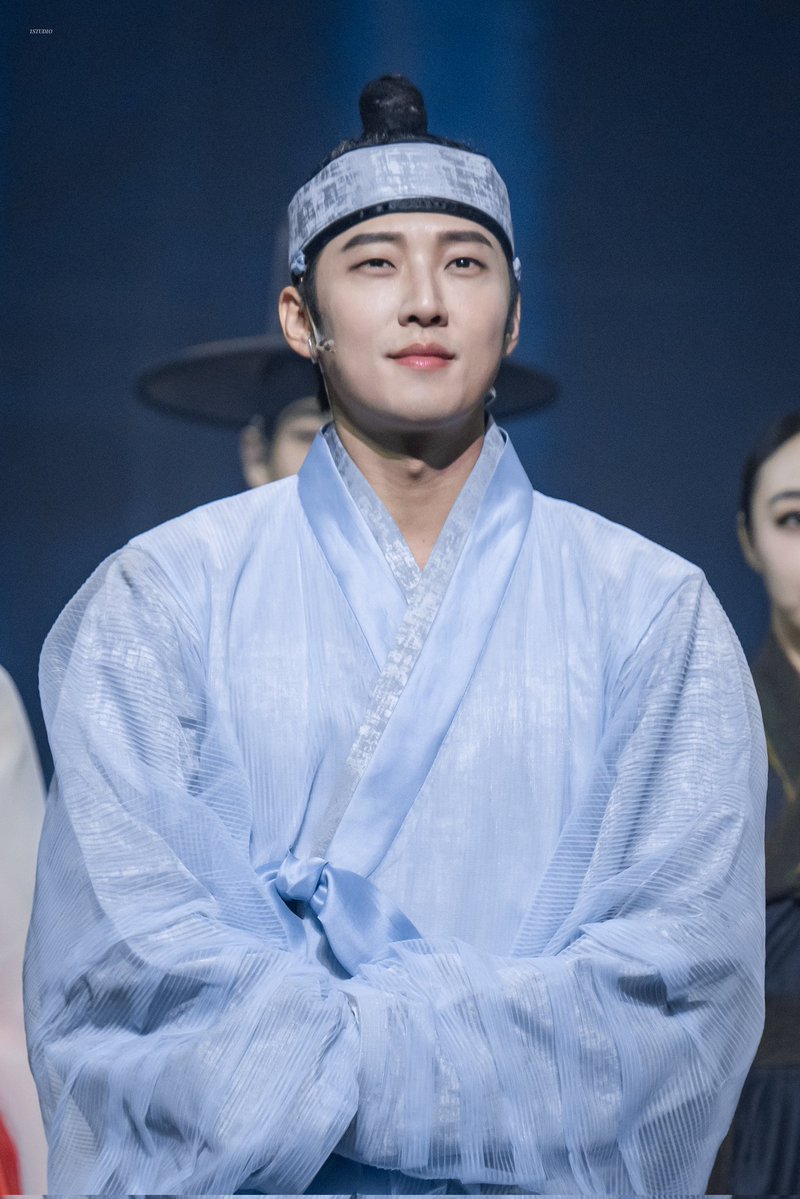 TANADAYS's tweet image. 이 짤 닮아서 웃음이 나