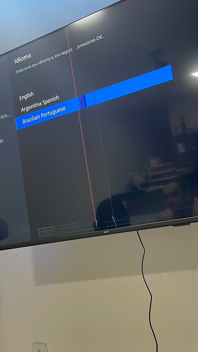 _moonybeans's tweet photo. Tenho prints, fotos e testemunhas que a tv veio com defeito, e de nd fizeram pra resolver meu problema, nem a troca vocês fazem, é uma burocracia pra reaver o dinheiro, afinal 4k não são 4 reais pra eu tirar assim do nada. Estou aqui agora, sem tv e sem o dinheiro @amazonbrasil https://t.co/wFGrJO3KJH