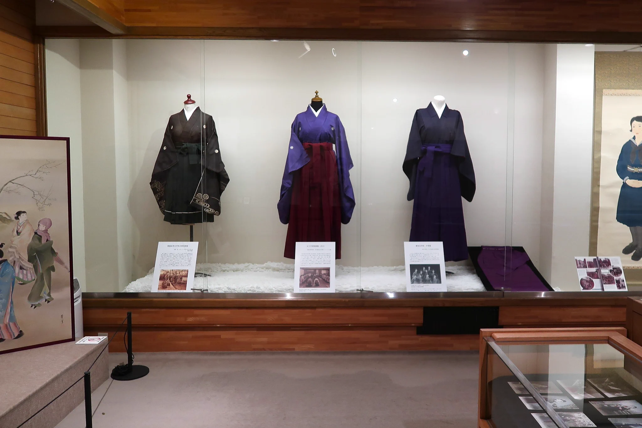弥生美術館「はいからモダン袴スタイル」展が注目を集める