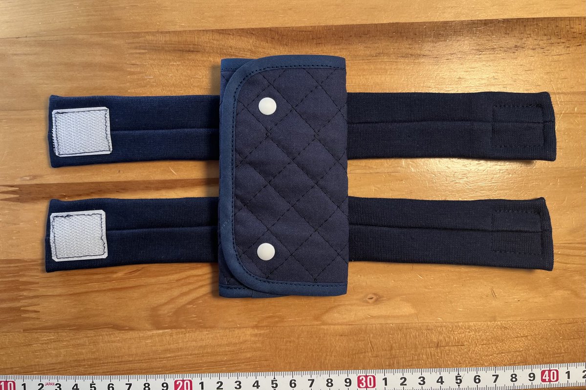 ネイビーでベルト大きめサイズ
リクエストいただきました👍
無地やドット柄は
成人患者さんにも人気です❣️

#PICCカバー
#小児病棟

詳しくはこちらをご覧ください💁‍♀️
smilinghpj.org/medicalgoods/i…