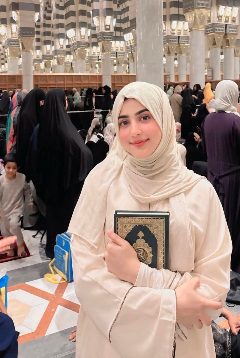 اسلام علیکم ورحمتہ اللہ وبرکاتہ 🌹
صبح بخیر 💐
بیشک الله پاک اپنے بندوں کو تنہا نہیں چھوڑتا ۔ 
اور نہ کسی کہ سامنے رسوا ھونے دیتا ھے ۔ بیشک الله پاک ہر شے پر قدرت رکھتا الله کی مرضی کہ بغیر پتہ بھی نہیں اپنی جگہ سے ہل سکتا۔ 
بیشک الله تمام جہانوں کا پالنے والا ھے ۔
بیشک 💯