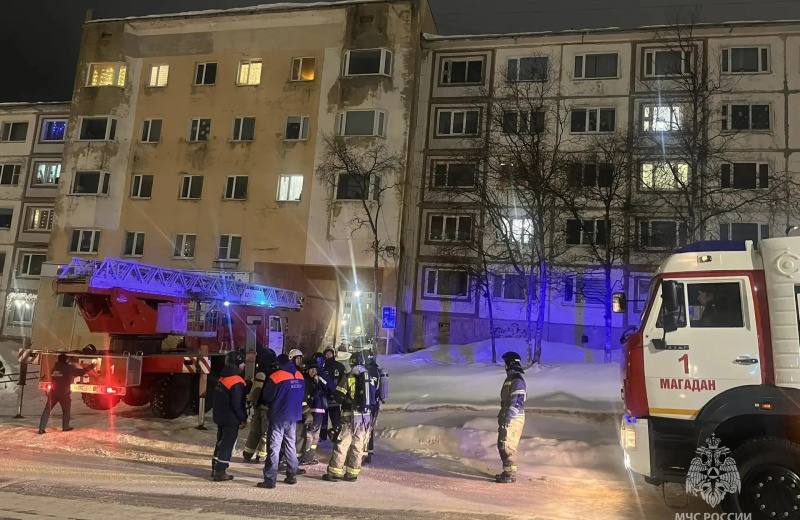 Четырех человек эвакуировали из-за пожара на крыше дома
kolyma.ru/news/main1/143… #Магадан #Колыма