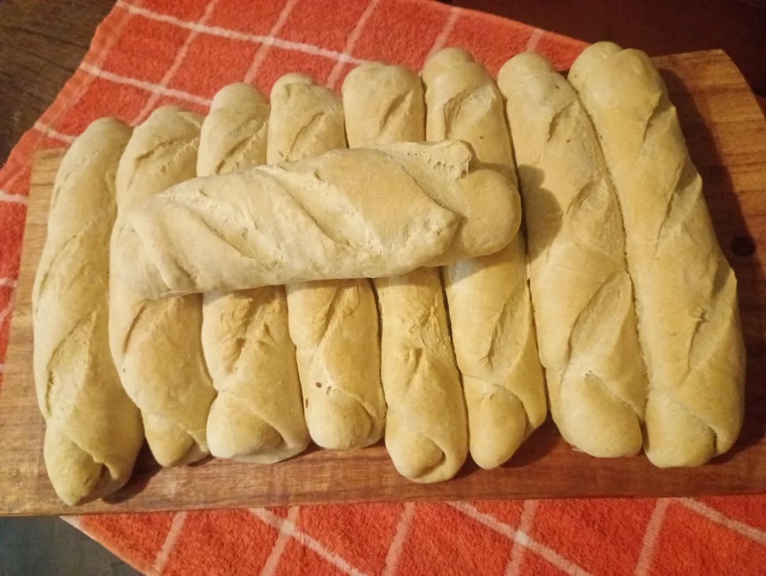 JIlkaydin's tweet photo. Pan Baguette!
#pan #panbaguette #baguette #pancasero #panadero #bread #baker https://t.co/6TJqTSx9Ng