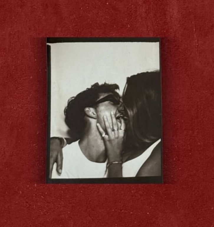 SebassRodrigz's tweet image. ⠀⠀⠀⠀ ⠀  𝘔𝘦 𝘨𝘶𝘴𝘵𝘢 𝘦𝘴𝘵𝘦 𝘤𝘶𝘦𝘯𝘵𝘰, 𝘺 𝘦𝘴𝘵𝘢 𝘩𝘪𝘴𝘵𝘰𝘳𝘪𝘢 𝘲𝘶𝘦 𝘩𝘢𝘺 𝘦𝘯𝘵𝘳𝘦 𝘵ú 𝘺 𝘺𝘰’

⠀⠀⠀⠀ ⠀ @anthecharm 🤍