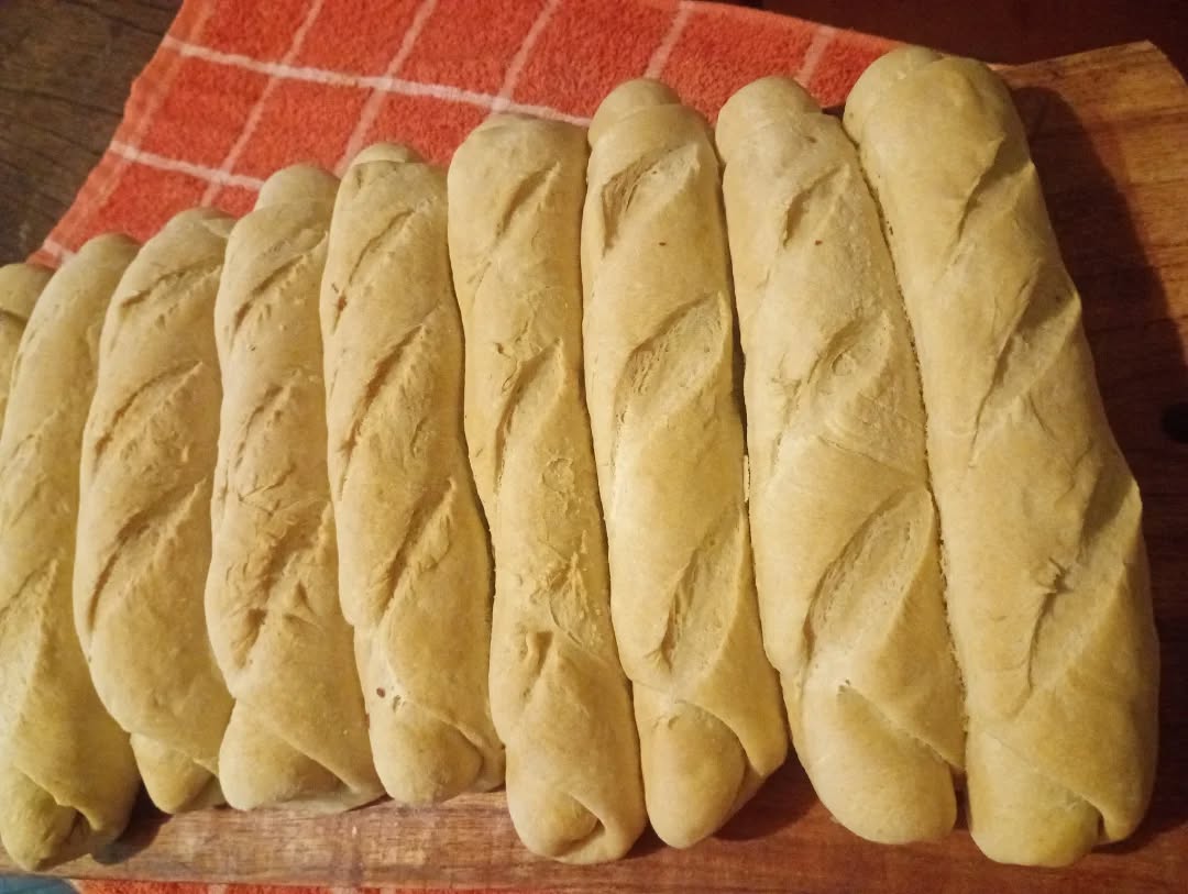 JIlkaydin's tweet photo. Pan Baguette!
#pan #panbaguette #baguette #pancasero #panadero #bread #baker https://t.co/6TJqTSx9Ng