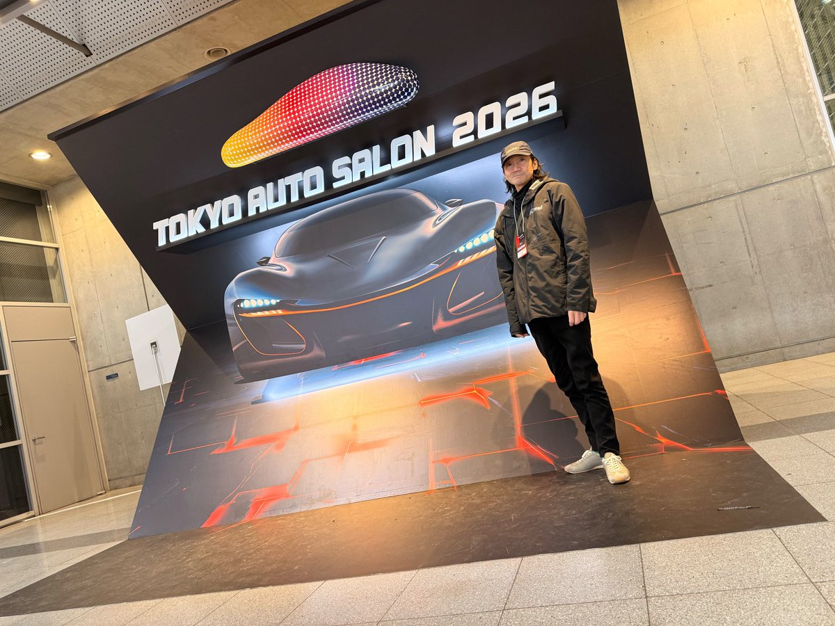 おはようございます

薄青にぽちぽちと
もけとした雲が浮かんでおります
ひんやりとした空気は
気持ちが良いです

本日は
TOKYO AUTO SALON 2026
幕張メッセ
であります‼︎

よろしくお願いいたします‼︎

寒暖差や流行病など
皆さま
ご自愛くださいませね

冷やし　特茶