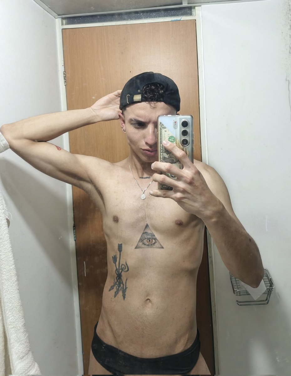 arestiven2000's tweet image. Un flaco tan sexy😈
