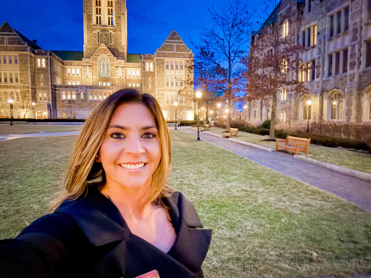 Beautiful night back on the Heights. Thank you for having me <a href="/BostonCollege/">Boston College</a> 🤎💛
#endeavor #wearebc