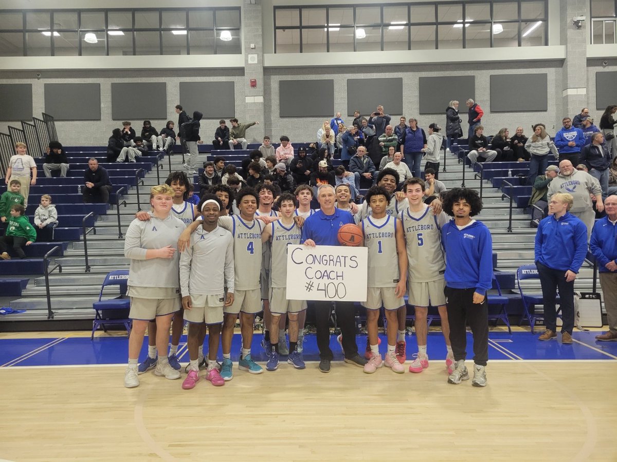Aborobasketball's tweet photo. AHS Boys Final: AHS 75 Franklin 51: L. Rodrigues 20 pts, 11 rebounds, C.Houle 10 pts. 7 ast, S.Hanrahan 11 pts. 
@HockomockSports @SunChronSports @nweitzer7 @globeschools @BostonHeraldHS
 @AboroAthletics @AHS_Bluepride
@Murray_Jack_ https://t.co/QL8Ne8uT0h