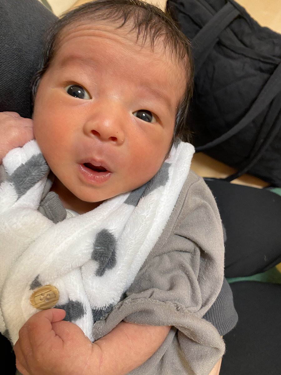 __mm0510's tweet photo. 2人目👶🍼

実家やから面倒見てくれる人多すぎてまともな写真全然撮れてない🤣 https://t.co/XSlQ5ZUE8B