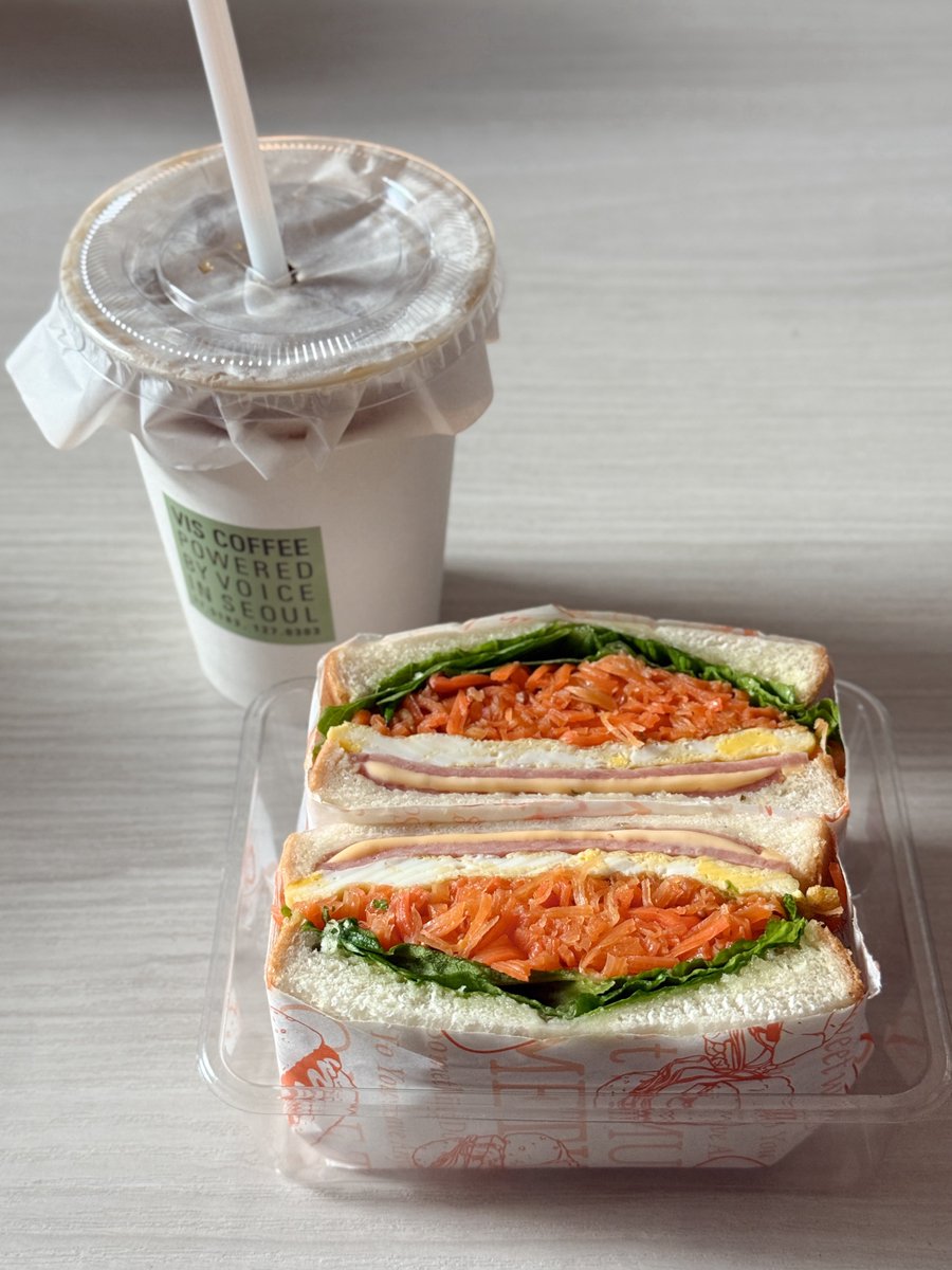 kyeominori's tweet image. 260110 dokyeom weverse post 🌟#도겸 

🐰 i wanted to eat carrots after watching Culinary Class Wars, and they're really so delicious 🥹