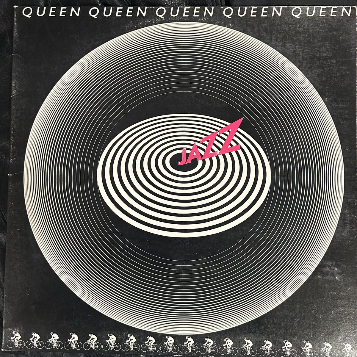 VariationsVinyl's tweet image. #AtoZ -The Redux- (Letter Q)  
#Queen “Jazz” 1978  Seventh studio album. Eclectic rock with bold experimentation #nowspinning #vinyl #vinylcommunity