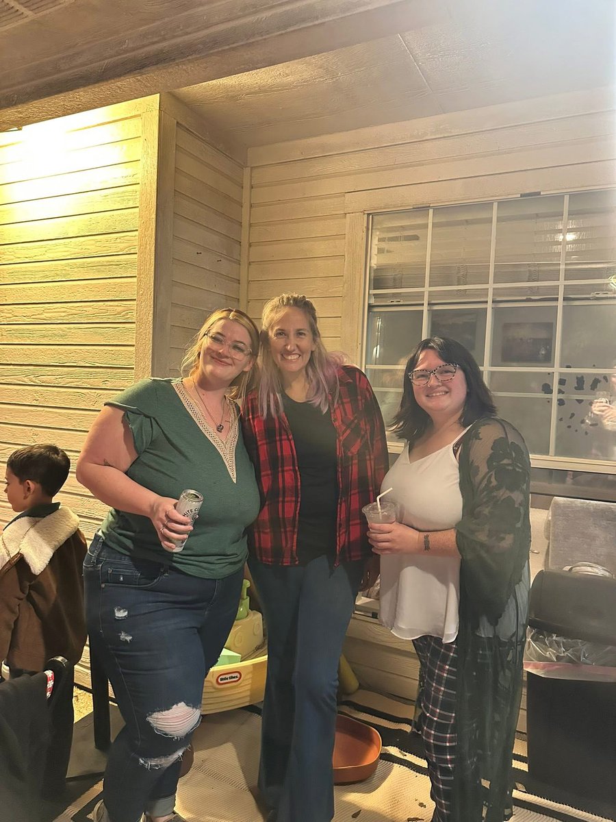 madison0331's tweet photo. so thankful for these beautiful women. literally couldn’t make it through motherhood without my tribe  ❤️ I love doing mama life by yalls side. what turned into all meeting at a toddler storyline turned into a family. group chats, late nights, wine, laughs, blowouts&amp;snack passing https://t.co/wTPQmoziKA
