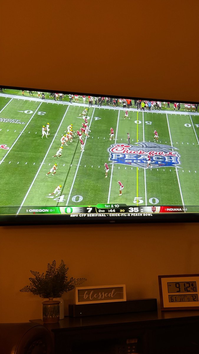 C M Ducks? M ain’t Ducks. O S A R. L I B…M R Ducks 🦆. 
😂