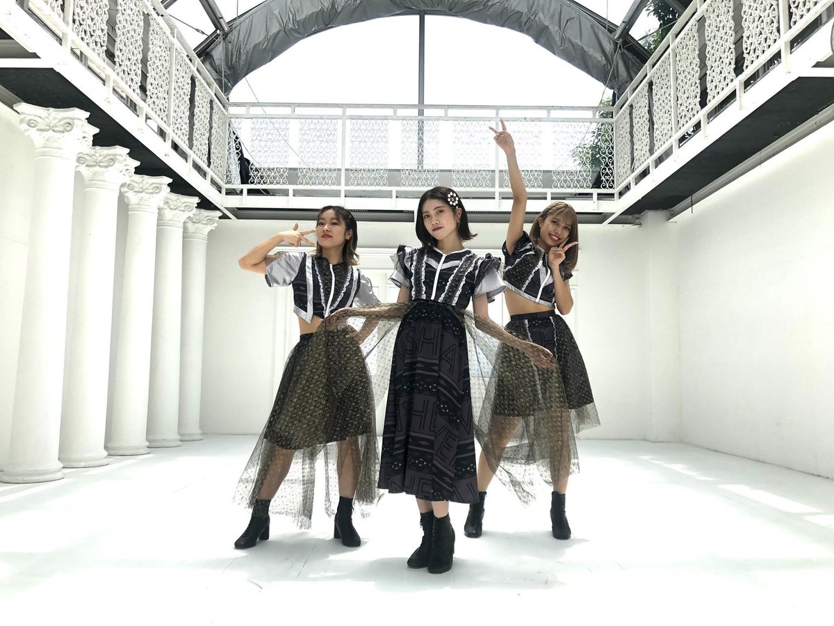 きりんさん 堀切のご当地ゆるキャラ「ほりきりん」着ぐるみ登場－ヒーローとコラボ