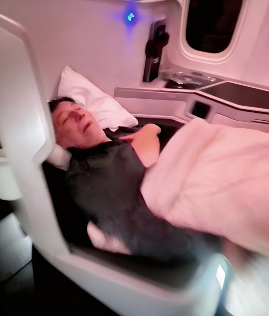 deniseramosm's tweet image. Sin hueso 🦴/ Con hueso 🦴