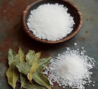 (1/5) ¿Sientes que la envidia de otros te está drenando? 🧿

No necesitas rituales costosos para proteger tú energía. Te enseñaré a fabricar un "Escudo de Sal y Laurel", el amuleto más efectivo y fácil para llevar siempre contigo. 🛡️✨

Abro hilo con el paso a paso 🧵👇