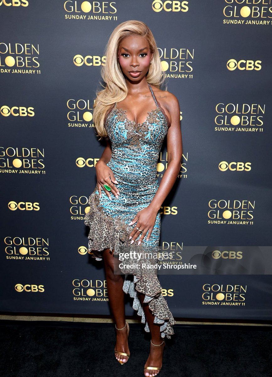 burkinababee's tweet photo. i love this look henni https://t.co/yb2CUqdXk2
