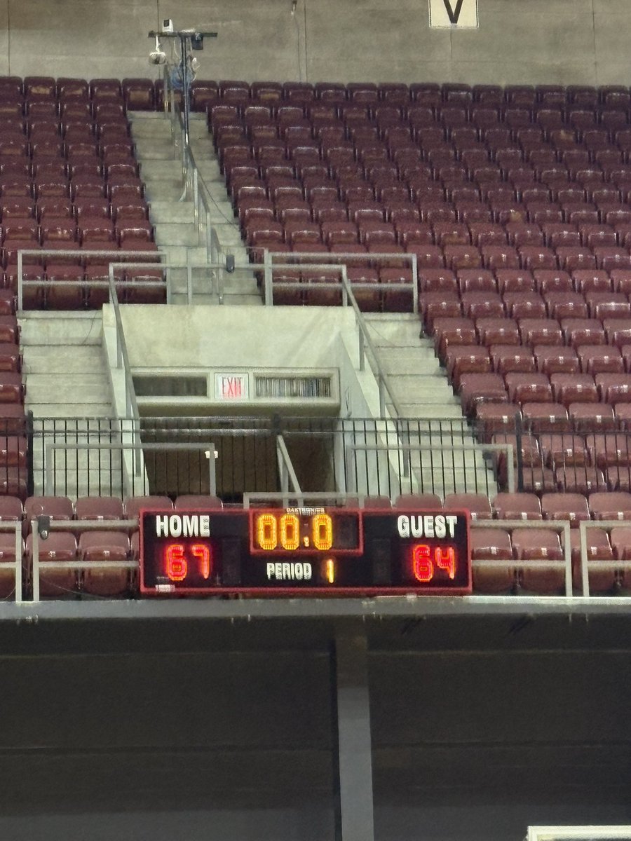 USCMBBmanagers's tweet image. Another close win for the manager crew tonight!! Thank you to @UGA_MBBManagers  for coming out 🤙