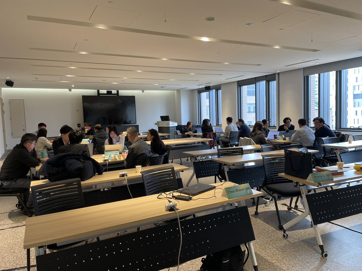 The <a href="/JTOonline/">JTO & JTO CRR</a> joined Taiwan Association for the Study of Lung Cancer (TASLC) in running a reviewer workshop in Taipei. 25 selected participants from Taiwan, Malaysia, Thailand, South Korea and Japan attended the workshop. Thanks TASLC for the support! 

<a href="/DrAlexAdjei/">Alex A. Adjei</a> #peerreview