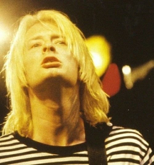 thomyorkupdates's tweet photo. I wanna bite his Adams apple till is all bloody and then suck the blood out of the bite https://t.co/X5xuoQI8uF
