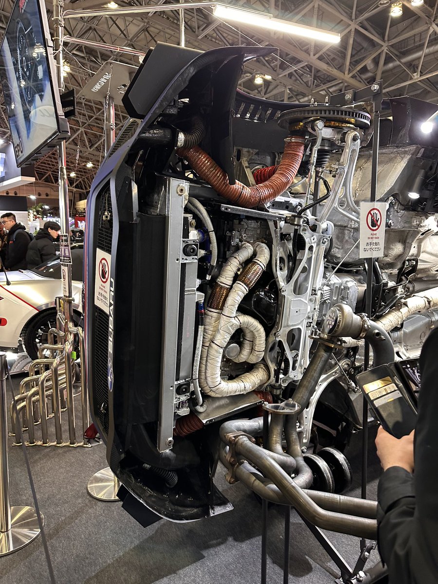 昨日の一コマ この状態になった水平対向エンジンは直列エンジンっ