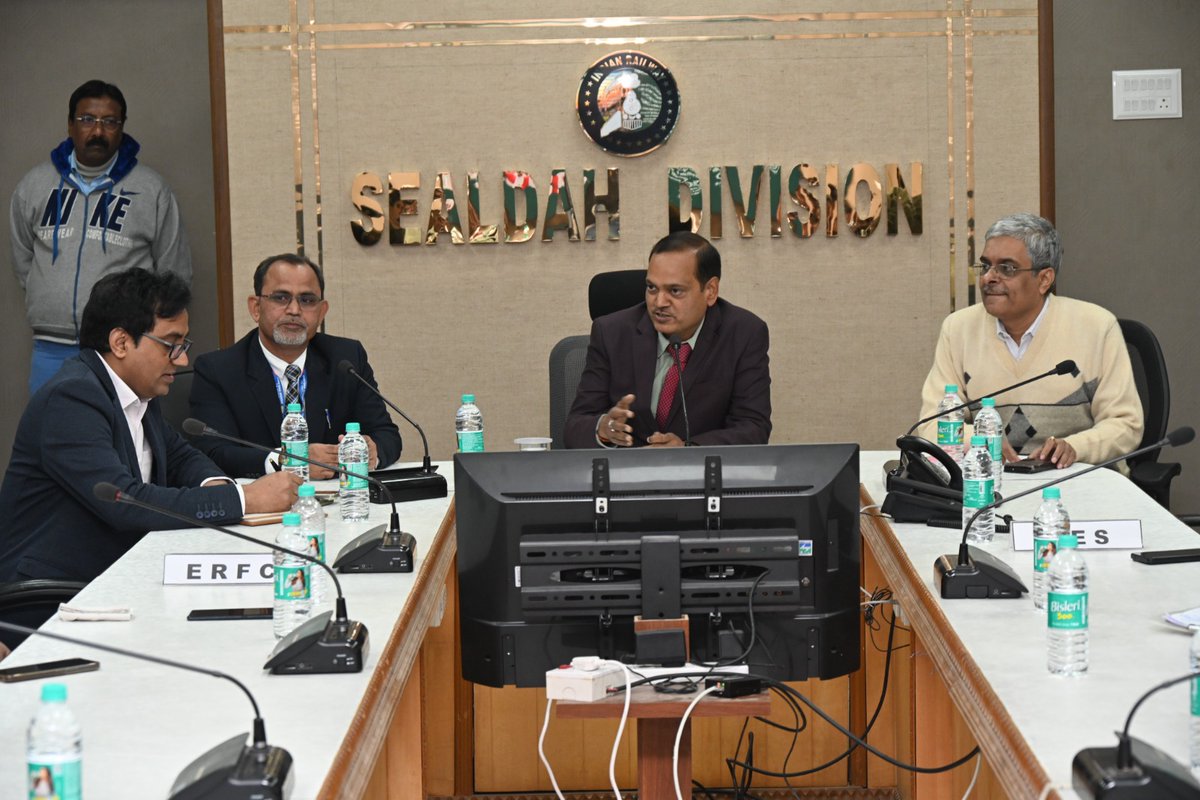 Railvickzy Official tweet media