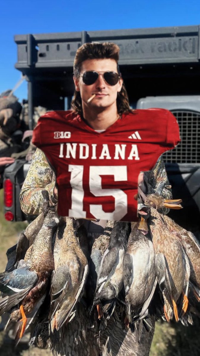 GetOutMyHouse_'s tweet photo. 10/11 - 110yds - 3 tds 
#IUFB #IndianaFootball https://t.co/LomCW81QZT
