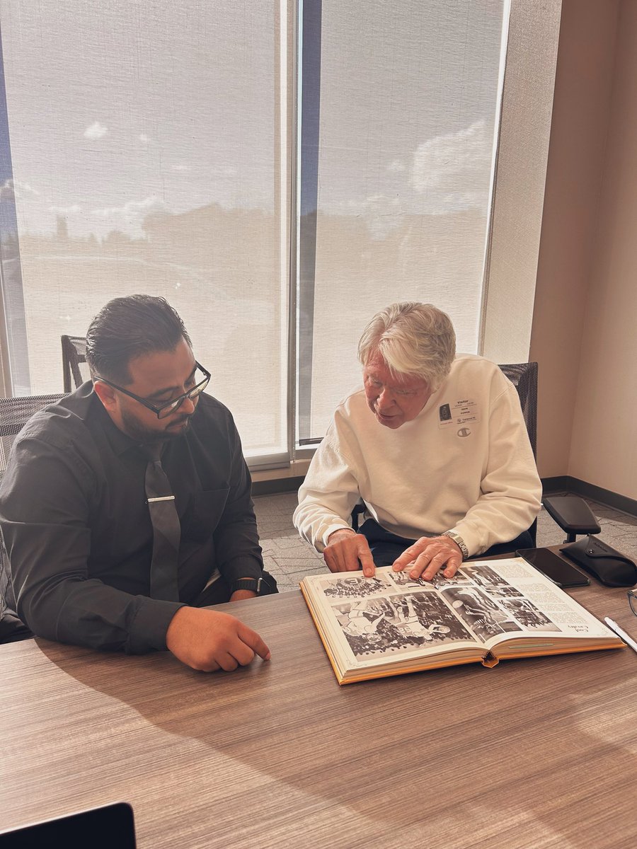 ᖇOᗷ ᖇOᗷᒪEᗪO tweet media